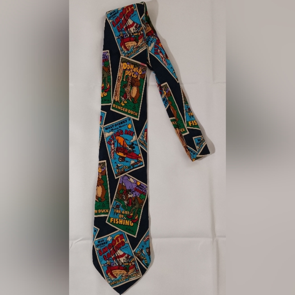 𝐃𝐢𝐬𝐧𝐞𝐲 𝐒𝐭𝐨𝐫𝐞 𝐎𝐮𝐭𝐃𝐨𝐨𝐫 𝐀𝐝𝐯𝐞𝐧𝐭𝐮𝐫𝐞𝐬 𝟗𝟎'𝐬 𝐓𝐢𝐞 - Picture 3 of 11